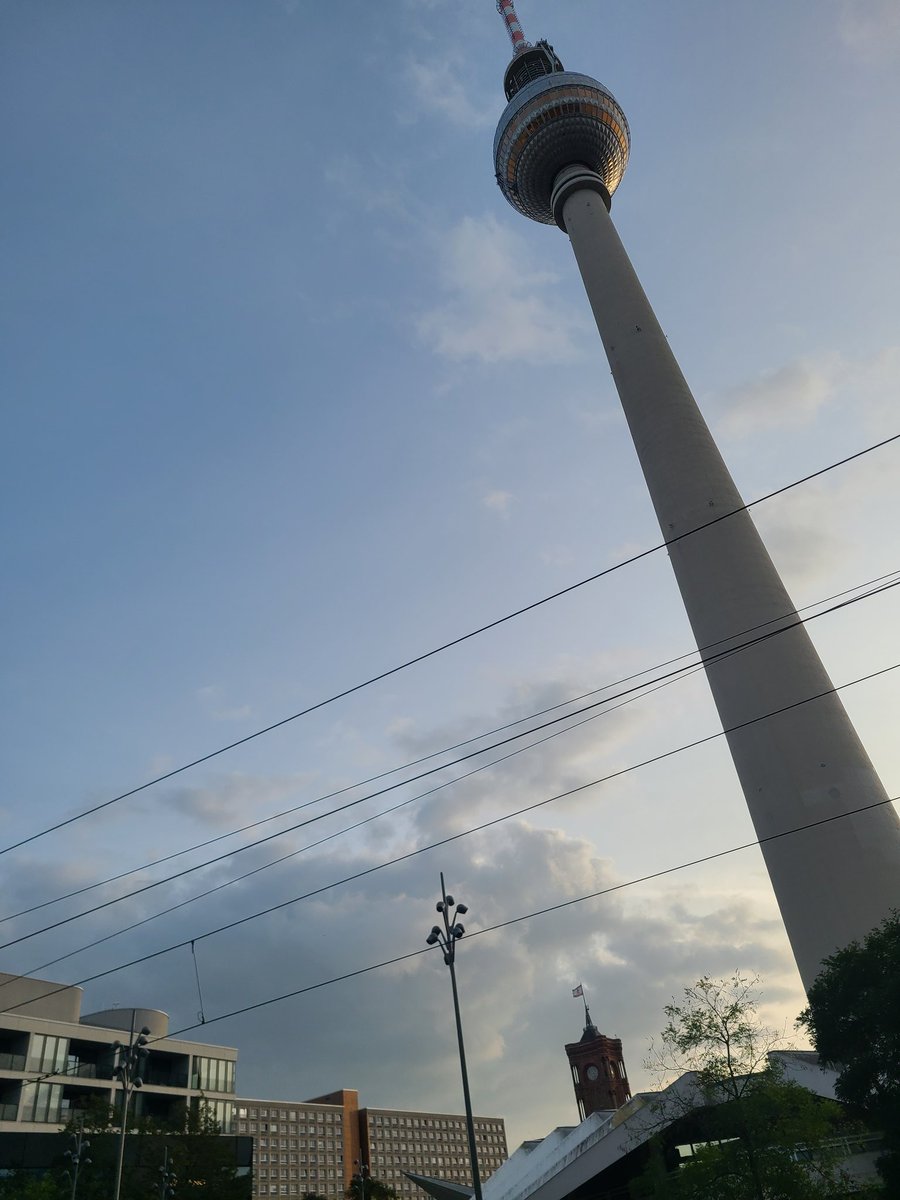Morgen startet der #QLB Abschlusskongress des @BMBF_Bund hier am Alex. Wir freuen uns auf ein gemeinsames Revue passieren lassen der Projektlaufzeit 📋