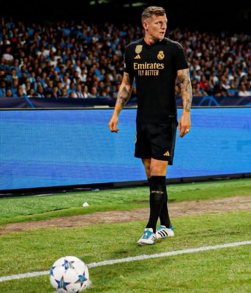 oh_shits1122's tweet image. 🇩🇪 Toni Kroos became the first German player in history to play 100 UEFA Champions Leaga non-German side
#Germany #ToryPartyConference #AsianGames #PremierLeague #LaLiga #EuropaLeague #عتق_رقبة_مترك_بن_عايض #القصاص_لمترك_بن_عايض #الهلال_نساجي #احمد_القريقري