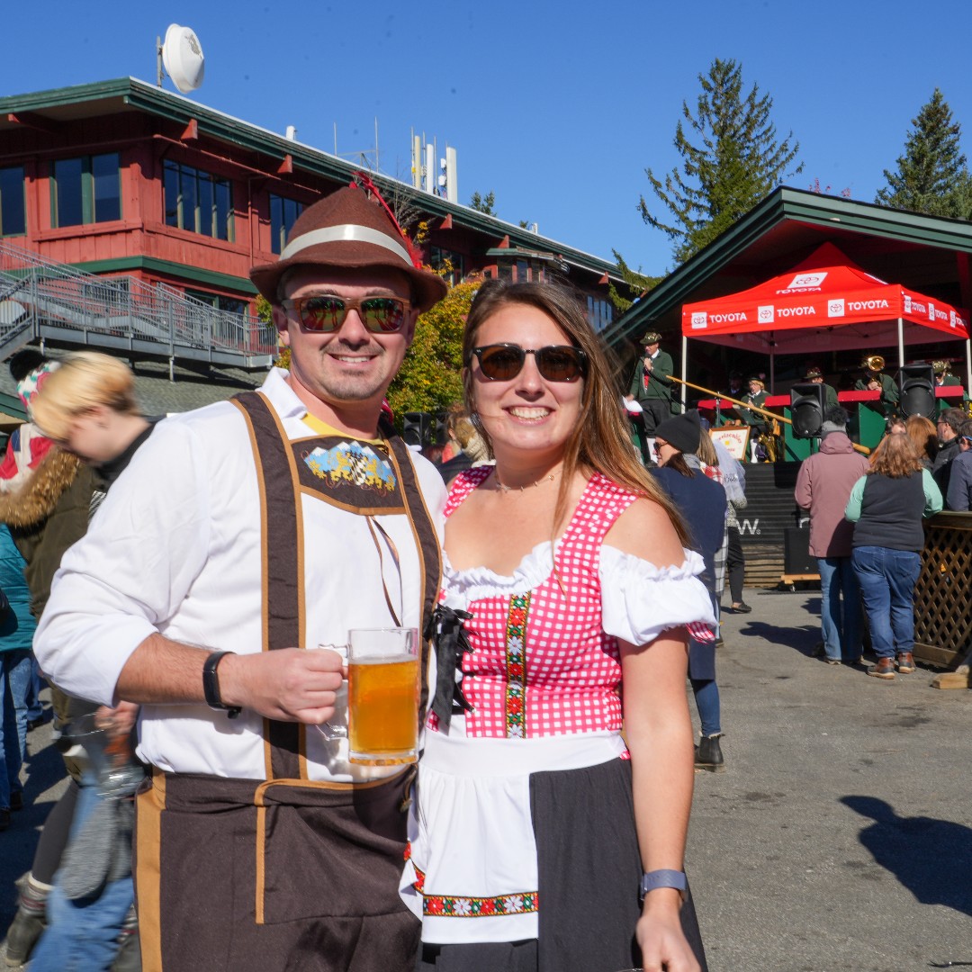 mountsnow's tweet photo. Oktoberfest is only three days away! Grab your tickets before they go off-sale ONLINE tomorrow (10/5) at 11:59pm. Tickets will still be available for purchase upon arrival at an adjusted price. Tap the link below to get your tickets now.
https://t.co/e6wf7tvCUK
#WeLoveFall https://t.co/sQpkByMArZ