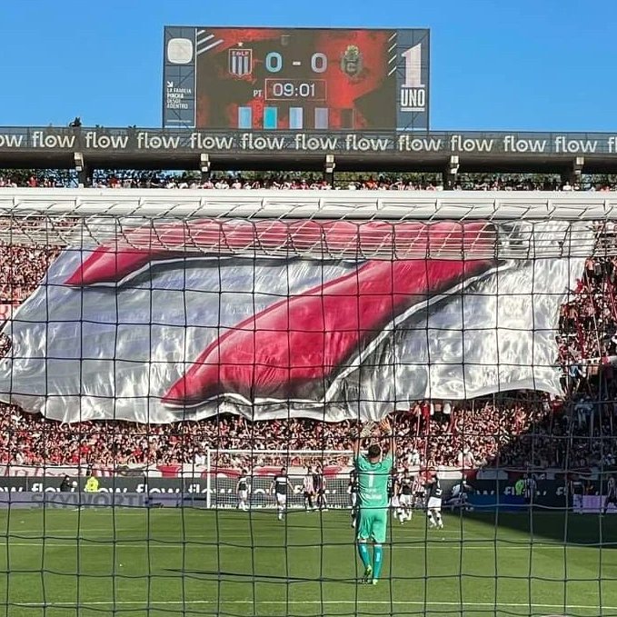 #EDLP LA CANCHA QUE SUS JUGADORES Y DIRIGENTES NO PARABAN DE MIRAR , EL RECIBIMIENTO,  EL 7 EN EL MINUTO 7, EL RECIBIMIENTO EN EL SEGUNDO TIEMPO CON LOS FANTASMAS DE LA B , me vas a decir que no te dolió todo eso  tripero? Sos muy chico para ser mi clásico #GELP