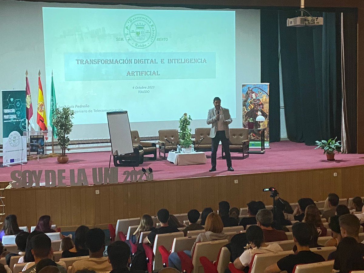 ulaboral's tweet photo. Tercer día de la Jornada de Emprendimiento dedicado a la tecnología: Transformación y Marketing Digital con @juan_pedreno y @trujebat seguimos aprendiendo con los mejores #apesclm #fp #soydelauni 💚 #sembrando ☘️🌿☘️🌿🌿 https://t.co/7Tr5PS8BXq
