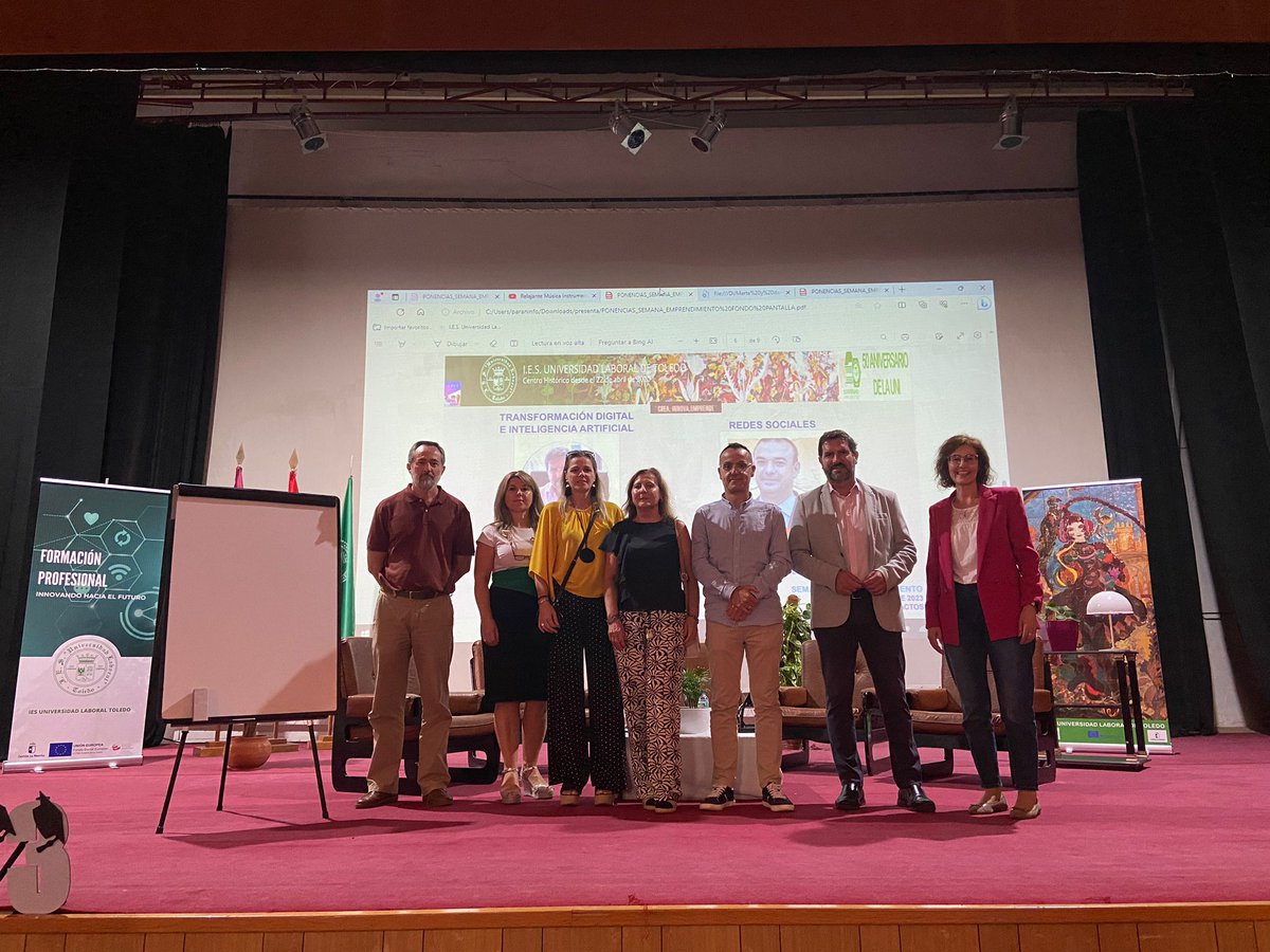 ulaboral's tweet photo. Tercer día de la Jornada de Emprendimiento dedicado a la tecnología: Transformación y Marketing Digital con @juan_pedreno y @trujebat seguimos aprendiendo con los mejores #apesclm #fp #soydelauni 💚 #sembrando ☘️🌿☘️🌿🌿 https://t.co/7Tr5PS8BXq