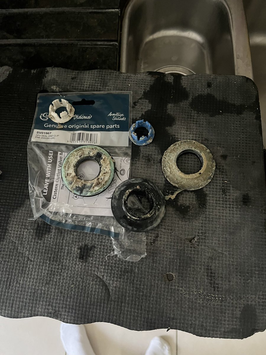 paulob19's tweet photo. So many toilet repairs this week!! I Always send pictures direct to @ToiletSpares, honestly if you haven’t tried them, they are awesome! Speedy identification, quick delivery, great service all round! Thanks again guys💪🏼👌🏼👊🏻 https://t.co/UmZXgDzcED