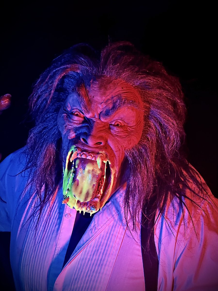 john_murdy's tweet photo. A little behind the scenes for “Universal Monsters: Unmasked.” Mr Hyde! Designed with the help of legendary creature creator Crash McCreery. Brought to life by Magee FX (and our scareactors). Oversized sculpt with performer vision through the mouth. https://t.co/ooI8V0LCyl
