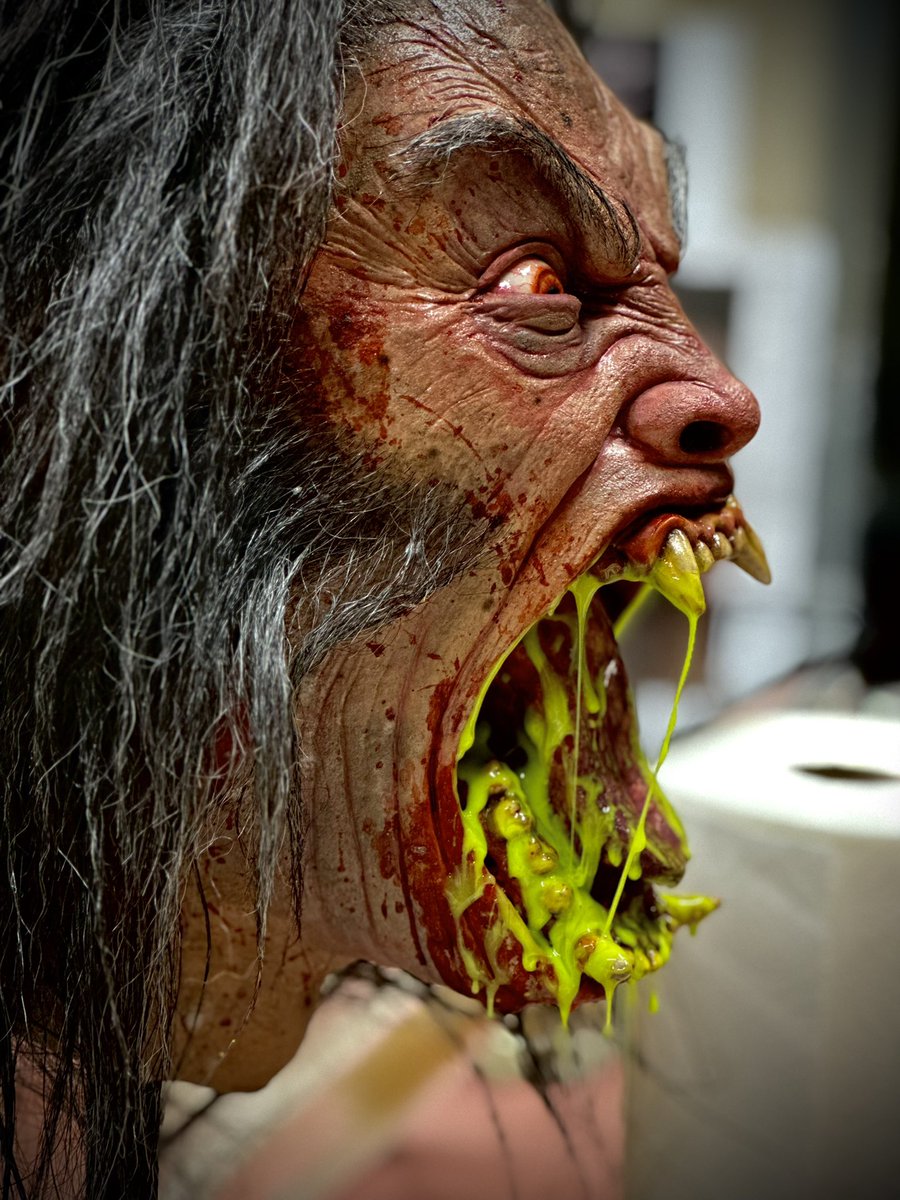 john_murdy's tweet photo. A little behind the scenes for “Universal Monsters: Unmasked.” Mr Hyde! Designed with the help of legendary creature creator Crash McCreery. Brought to life by Magee FX (and our scareactors). Oversized sculpt with performer vision through the mouth. https://t.co/ooI8V0LCyl