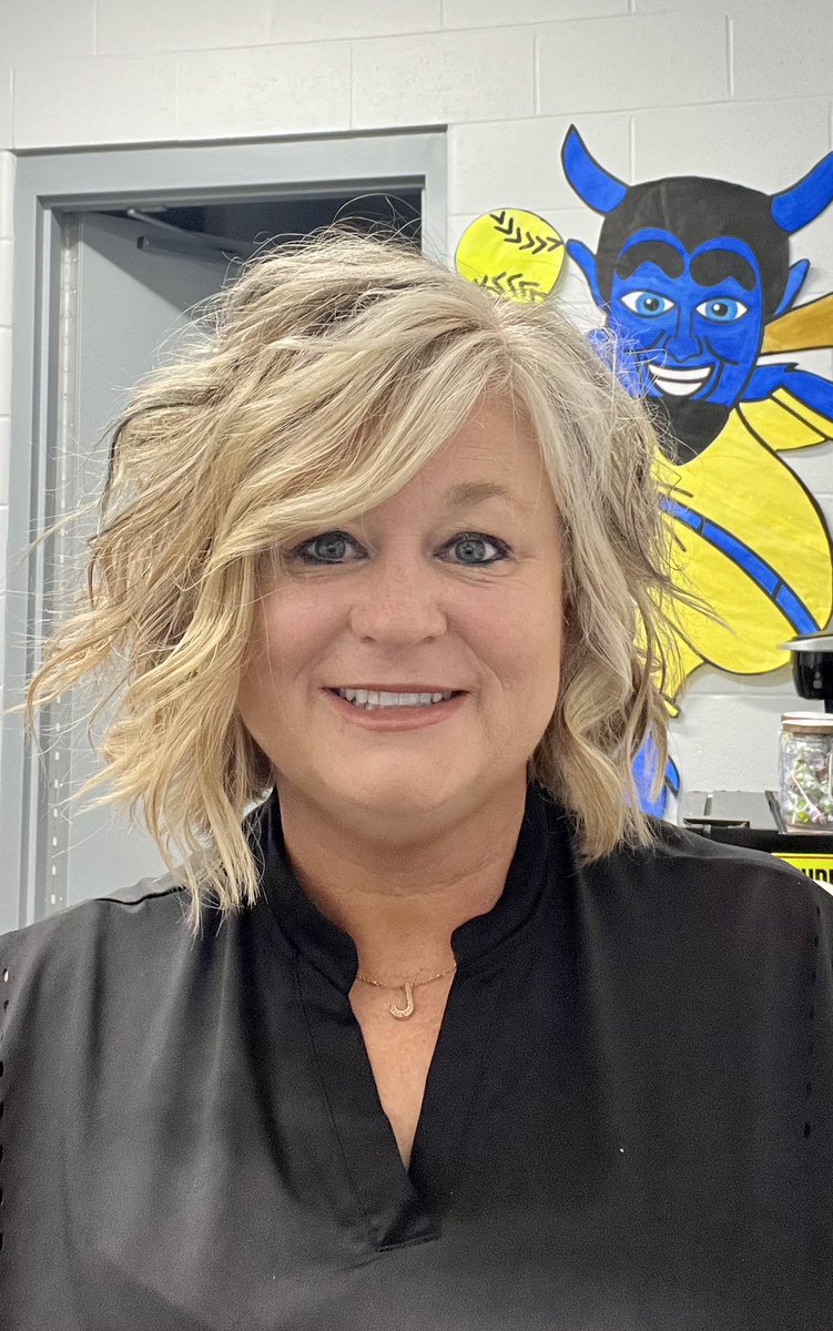 VGBlueDevils's tweet photo. Coaches Appreciation Week!
💙Jeana Block-11th year @VG302 JH/HS Softball. Coached JH/HS Volleyball &amp; golf in her time here.
💛Why she coaches? She’s somewhat (🤣) competitive. Loves to see kids grow as athletes &amp; young women. Would be lost without it!
💙Fav memory-Winning 1/2 https://t.co/cjrZ5IHMIE