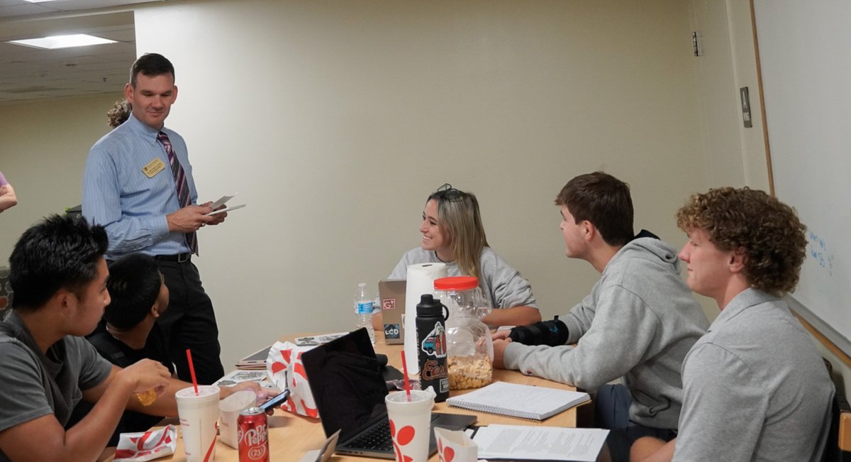WFU Residence Life and Housing tweet media