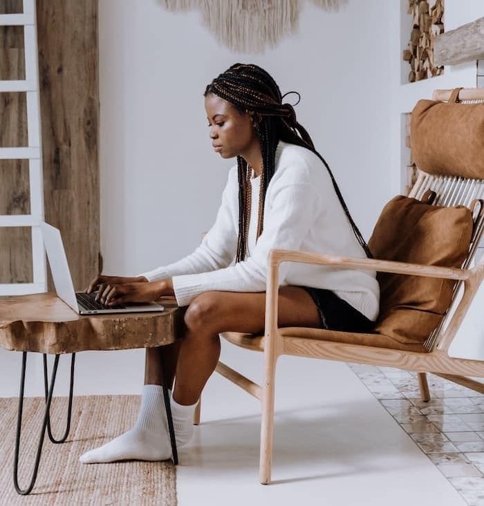 Soulmates in Business: The Crucial Role of Your Ideal Customer @SheOwnsItCo buff.ly/3PEYPVt cc @melissaonline #smallbusiness #soulmates