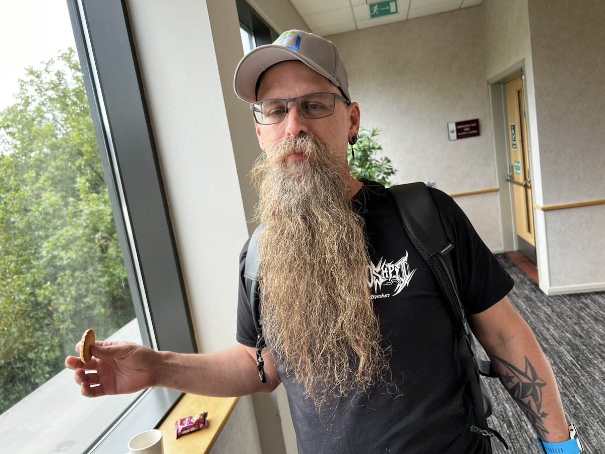 I spoted a #datamoshpit T-Shirt in the wild at @DataRelay_uk @sqldbawithbeard