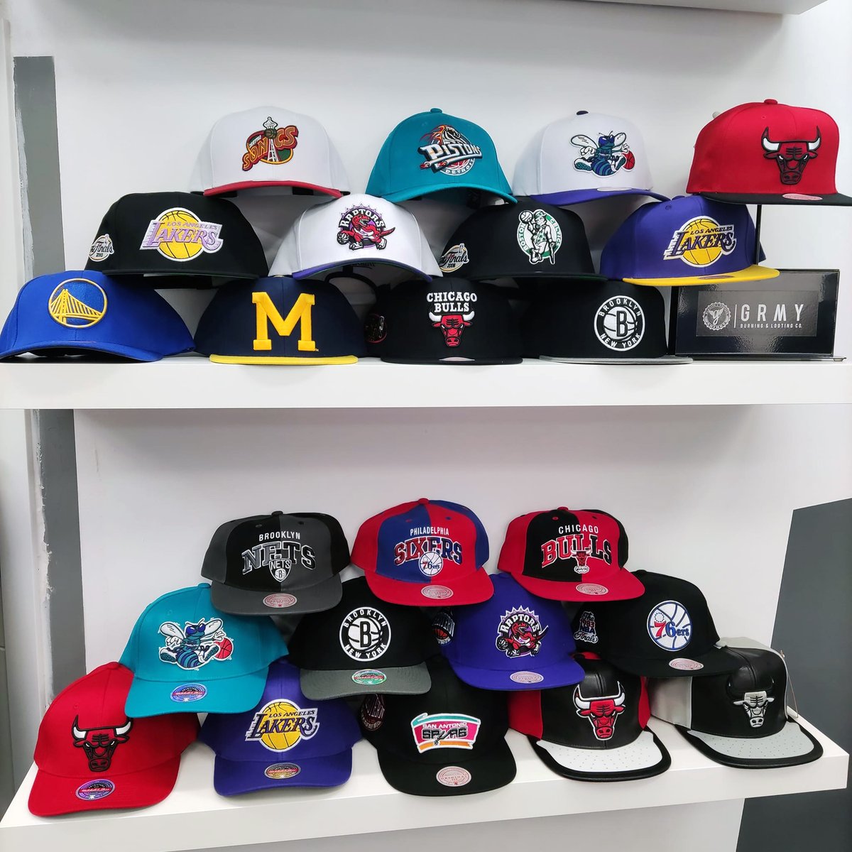 Novedades en gorras Mitchell &amp; Ness NBA collection ya en <a href="/SubterraneoShop/">Subterráneo Shop</a>