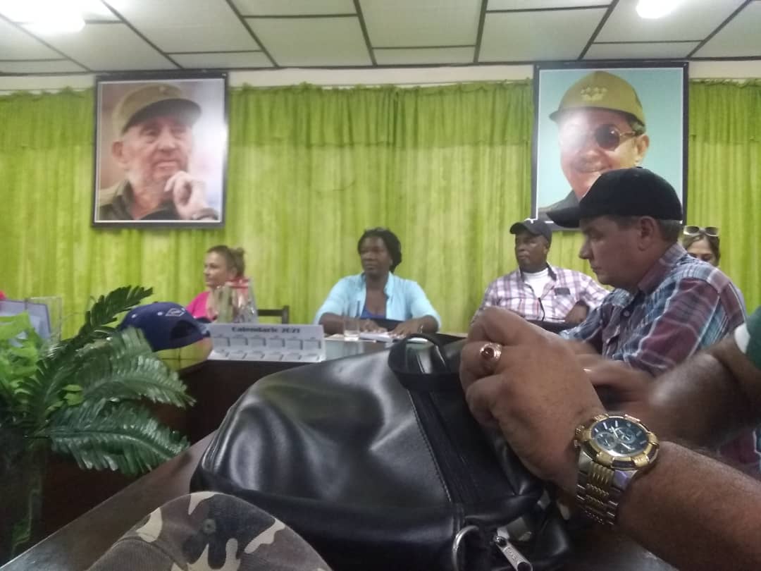 Visita comisión integrada por diputados en #SanctiSpíritusEnMarcha para el control como parte de la alta fiscalización a la agricultura a la Empresa agropecuaria Granos Sur del Jíbaro en el municipio de La Sierpe 
<a href="/AlexisLorente74/">Alexis Lorente Jiménez</a> 
<a href="/DeivyPrezMartn1/">Deivy Pérez Martín</a> 
<a href="/SanctiSpiritus1/">Gobierno Provincial #SanctiSpíritus</a>