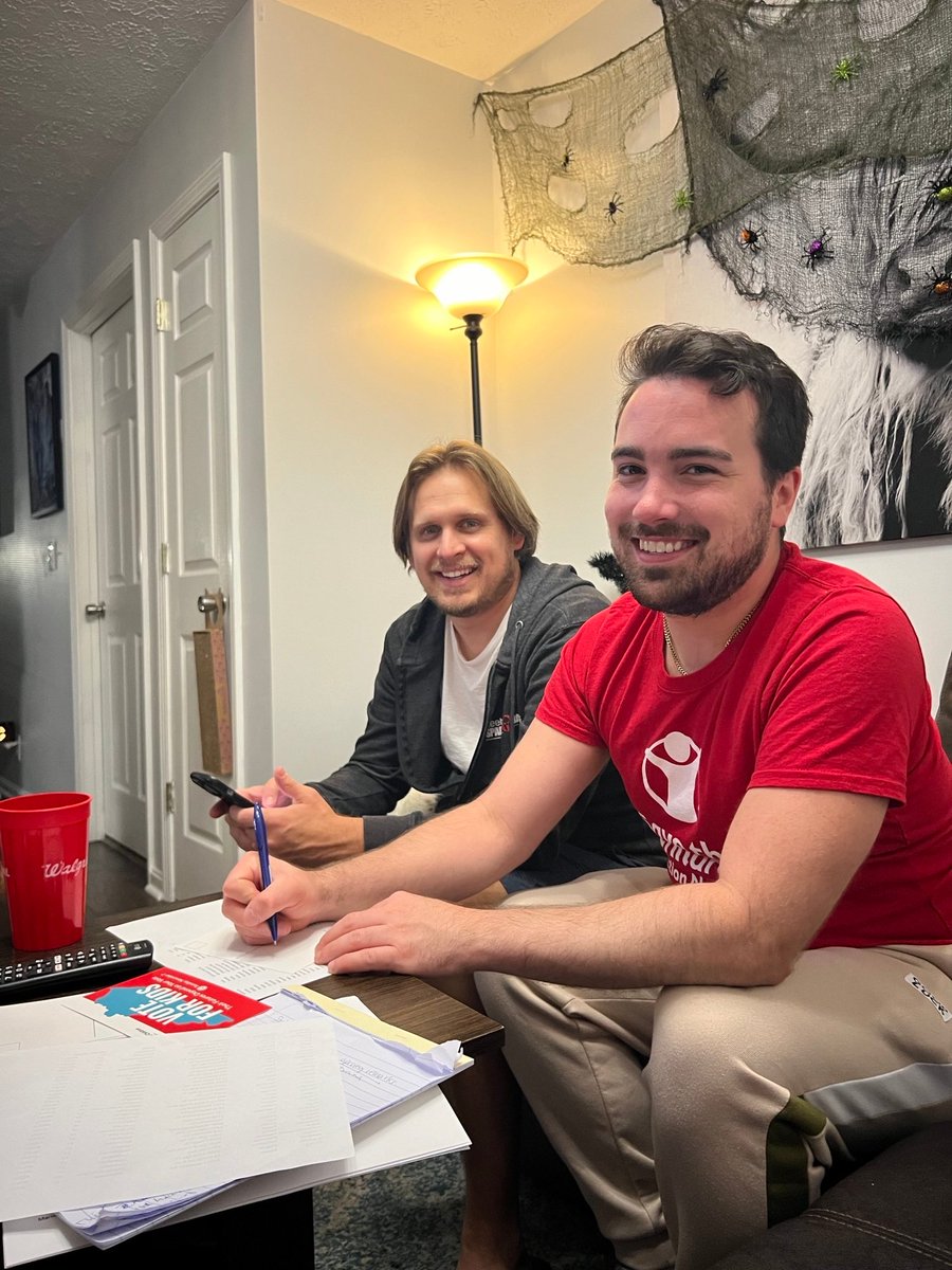 SCActionNetwork's tweet photo. ๐ณ๏ธ Ready to #VoteForKids on November 7?
โ
Our advocates are certainly making sure you are!
โ๏ธ These advocates in Kentucky wrote 170 postcards to registered voters reminding them to vote for kids on Election Day.
๐ Great job, everyone! https://t.co/6oil7czshG