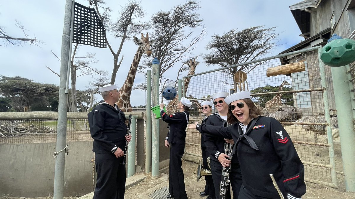 Thanks to our friends at @NavyBand_SW for their performance here during #FleetWeek The Prevailing Winds Quintet even got to meet our giraffe 🦒 quintet!