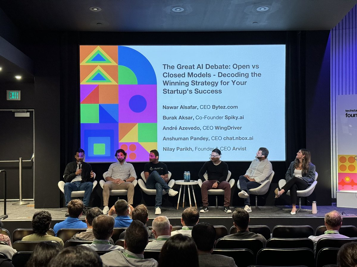 namanski_'s tweet photo. The Great AI Debate with @Techstars founders happening right now!
#Foundercon @TriciaTita @anshuman_01_ https://t.co/P4kDdNKKdn
