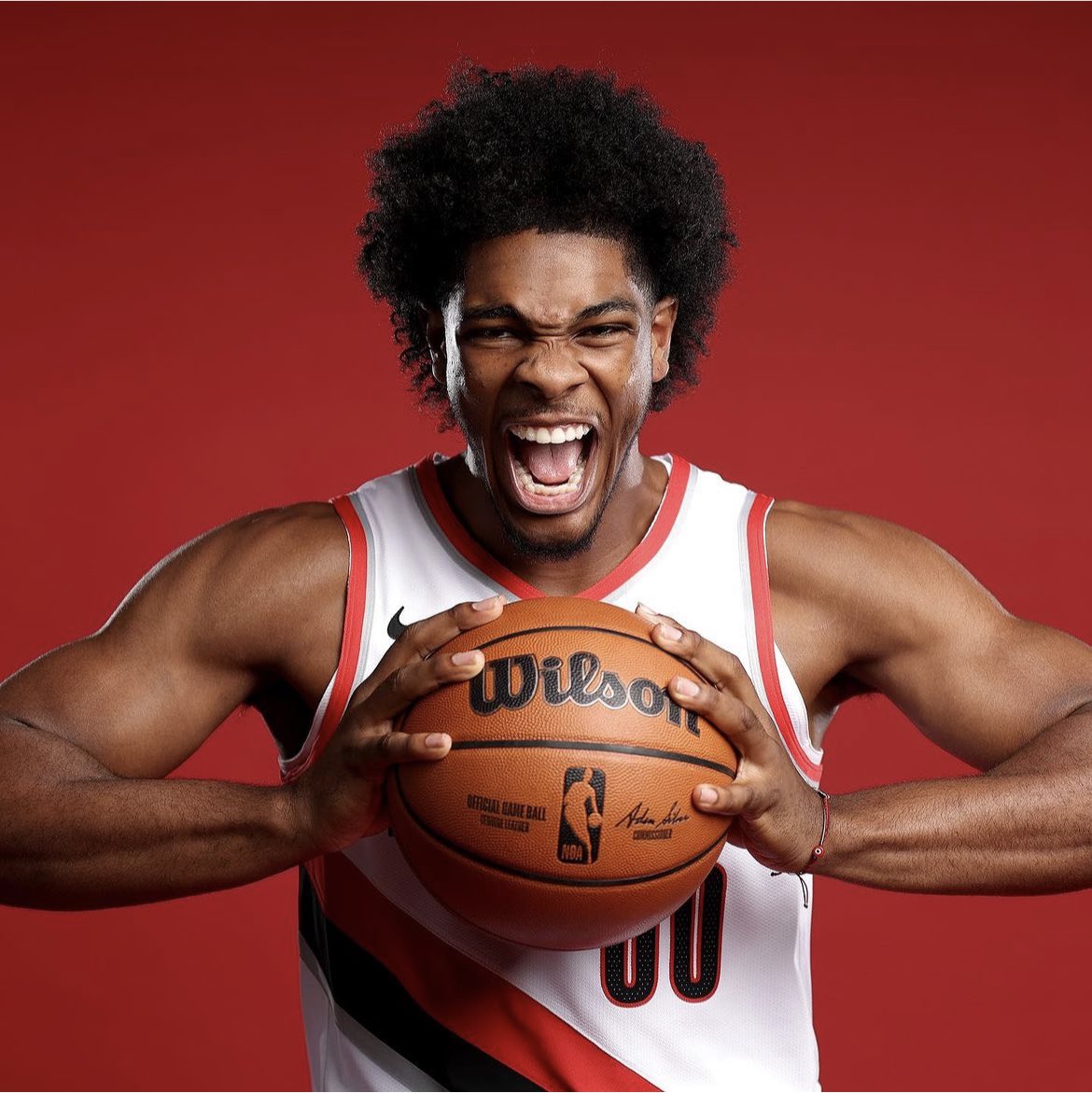 AaronJFentress's tweet photo. The Blazers small forward competition is between Matisse Thybulle and Shaedon Sharpe with Thybulle the likely leader. Blazers coach Chauncey Billups said Tuesday that Jerami Grant will start at PF. Robert Williams is the backup center and will see some time at PF. 

Anfernee Simons is absolutely starting at either PG or SG. No debate there. 

Starting jobs should be earned not given. Both Scoot and Sharpe will receive plenty of minutes regardless of starting status. 

PG: Ant, or Scoot if Ant at SG/Brogdon 
SG: Ant, or Sharpe if Ant at PG.
SF: Thybulle/Sharpe/Murray
PF: Grant/Williams/Murray. 
C: Ayton/Williams.