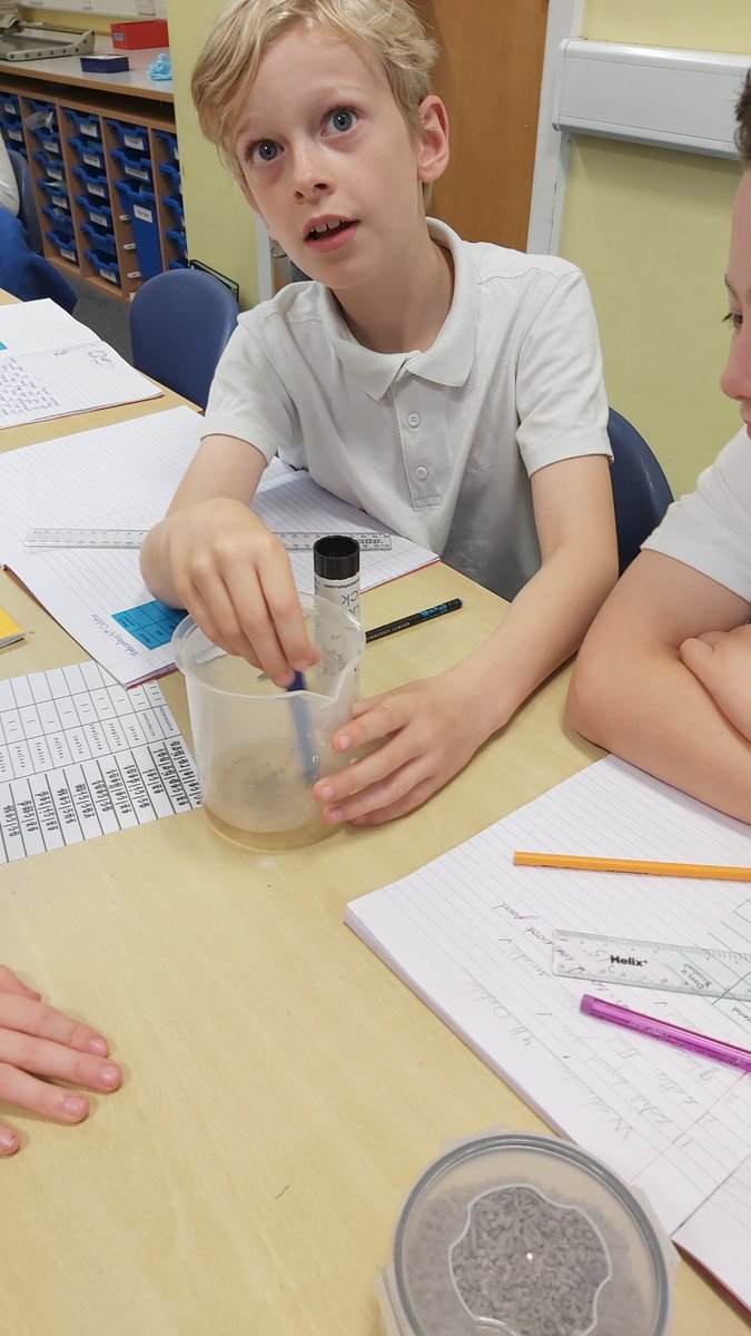 wclpsyear5's tweet photo. An afternoon of classifying and grouping soluble and insoluble materials with some great discussion about temperature and how this might speed up the process in certain cases. 🧪 #wclpsscience https://t.co/tl10OTjyVO