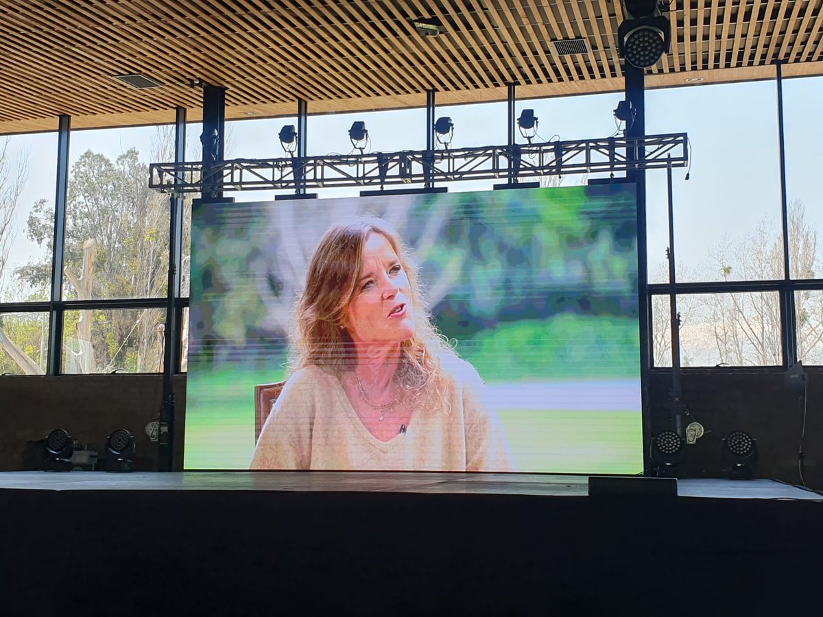 ACCION_Empresas's tweet photo. 📢Ahora Marion von Appen, presidenta de Fundación Kawoq; y @cmunozahumada, directora Ejec. de Chile Regenerativo, conversan sobre transformación personal y #regeneración.

Sigue el streaming de nuestro Encuentro de #DesarrolloSostenible en https://t.co/5xlZni9ooW https://t.co/2OnimRcy9F
