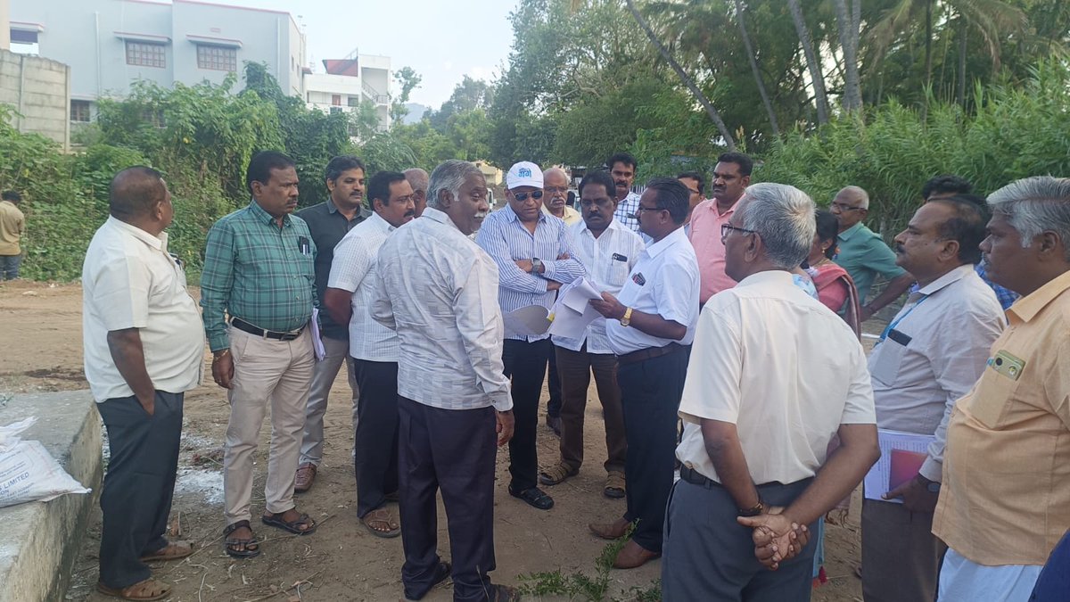 Sri G Asok Kumar IAS,PD NRCD & DG NMCG visited #NoyyalRiver #origin n outfall of sewage.Reps of #PRI #ULBs #Tamilnadu officials of #WaterResourcesDept #CoimbatoreMunicipalCorporation #TNPollutionControlBoard present @NRCD_MoJS @MoJSDoWRRDGR @asokji @namamigangenmcg @irsashok