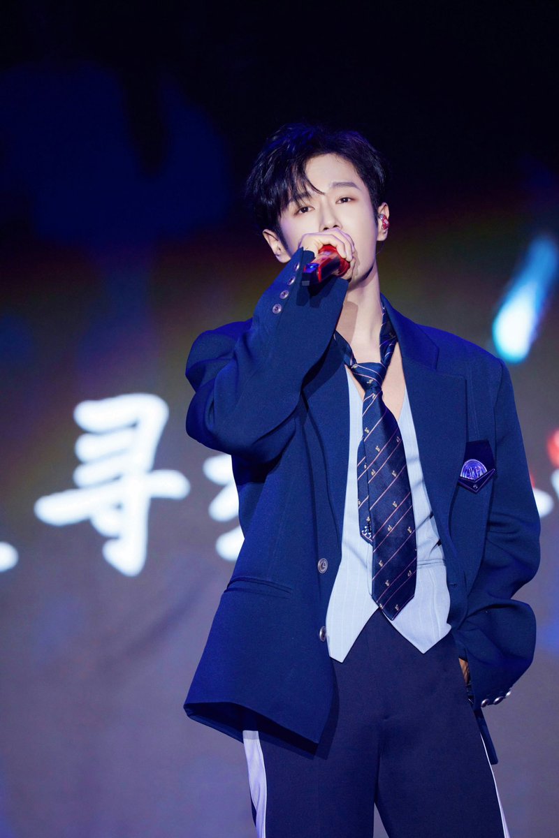 Hven_News's tweet photo. Wenhan x Time Concert 04/10 https://t.co/bv075P9C9v