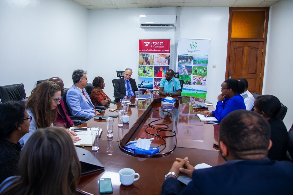 Today, the Minister of Agriculture and Animal Resources @Ilde_Musafiri and Lawrence Haddad, Executive Director of the Global Alliance for Improved Nutrition @GAINalliance signed an MoU for improving Nutrition in Agrifood systems in #Rwanda.