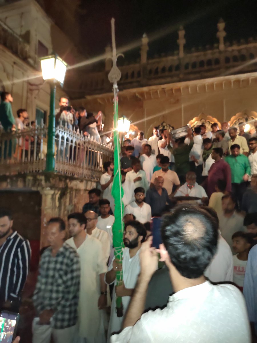 SaifAbbasNaqvii's tweet photo. Tashayi e Janaza Mohammad Amir Mohammad Khan (Raja Mahmudabad). Parwardigar Marhoom ko Jawaahre. Masomeen(a.s) me jagah Inayat farmaye aur darajaat ko buland farmaye.
#AlFateha https://t.co/k46To4rK7x