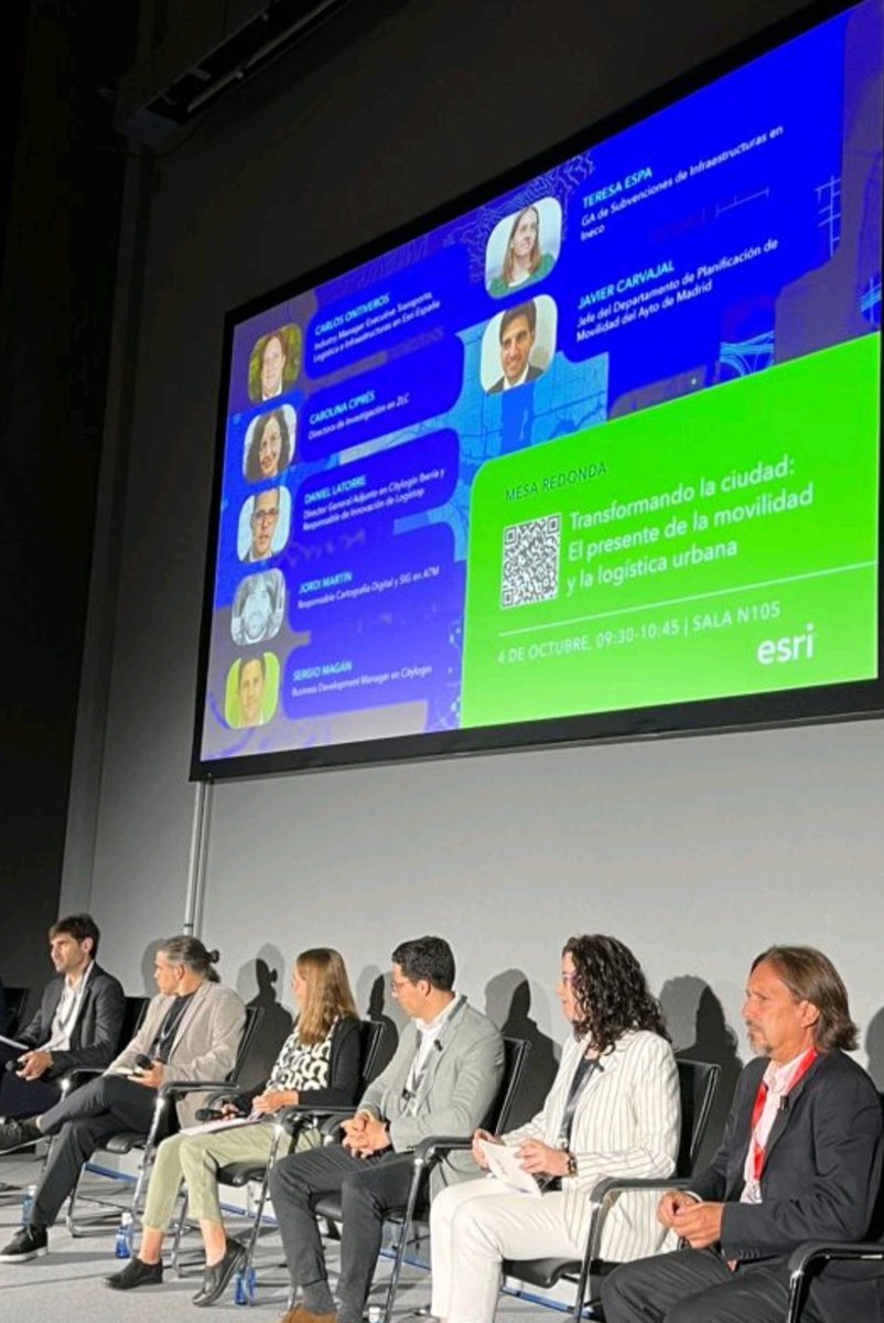 martinoriol's tweet photo. Gracias a la gente de @Esri_Spain hoy hemos participado en la mesa redonda "Transformando la ciudad: el presente de la movilidad y la logística urbana" dentro de la #CEsri23 #SIG #GIS #DUM #DigitalTwins https://t.co/4FcWDWIQ6H