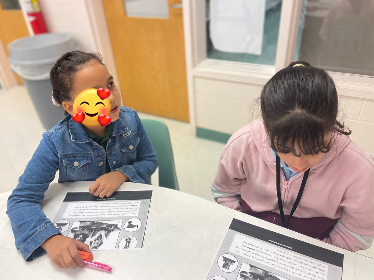 MrsSMendozaCPE's tweet photo. 4th graders working hard! Labeling #PWIM
I notice___ #sentencestem Predictions using vocab. #readingandwritingELs #teacherofELLs #MLLs #newcomers #ELL https://t.co/ryIsicNe2Y