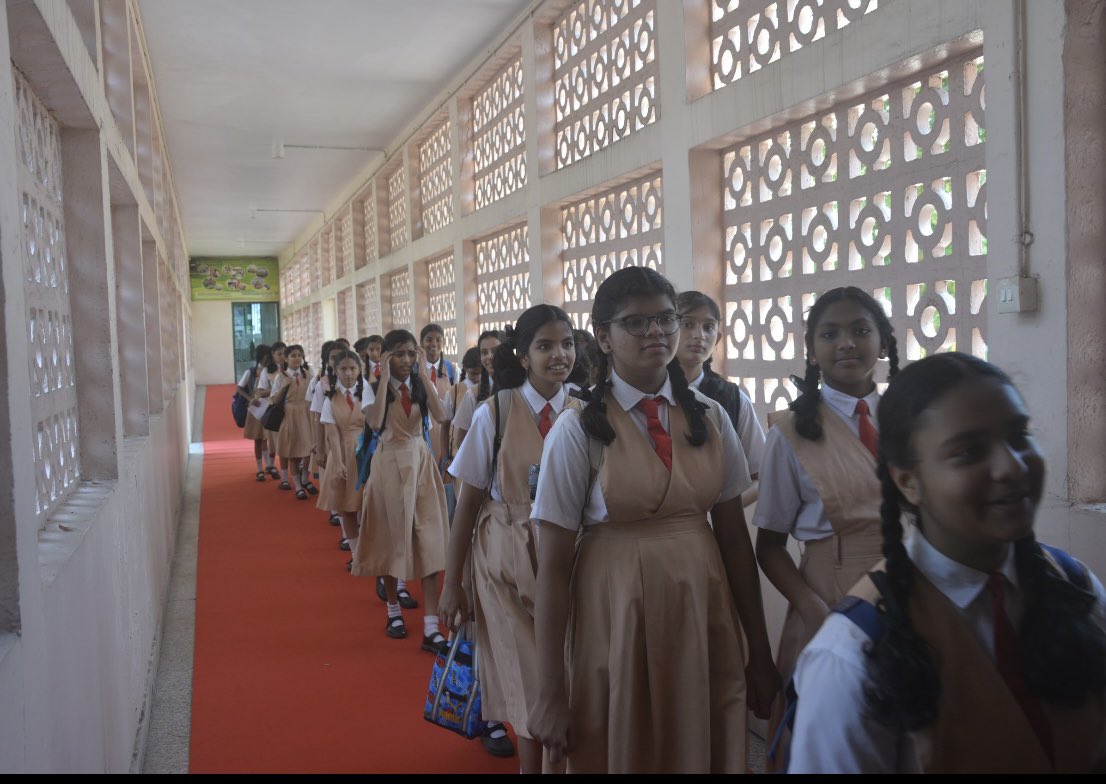 CSIR_NEERI's tweet photo. Approximately 2000 students and 80 teachers from 34 schools and colleges from Nagpur and Vidarbha visited the Institute on the occasion of 82nd CSIR Foundation Day Celebration. @CSIR_IND @dgcsirIndia @ViBhaVidarbha @EduMinOfIndia @CsirJigyasa https://t.co/xHPHm4vAkM
