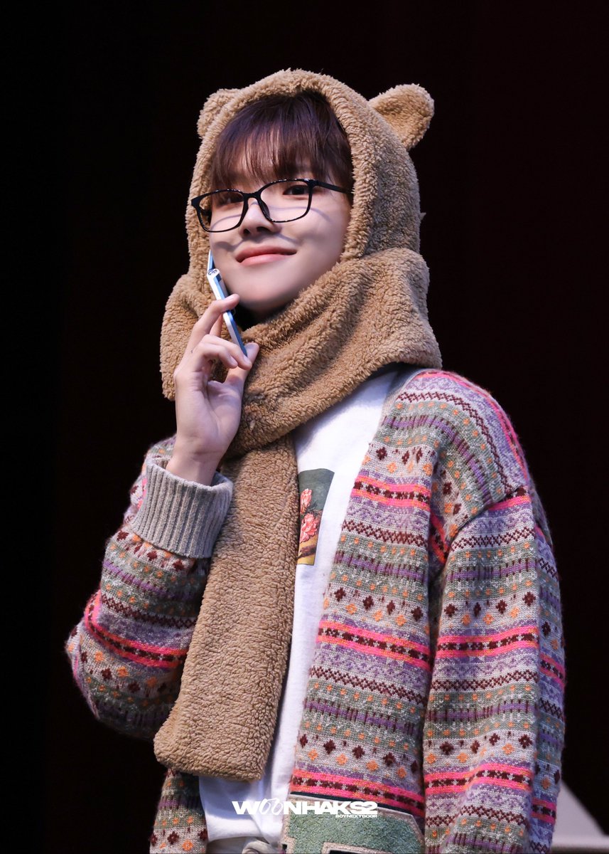 woonhakS2's tweet photo. 230922 💪🏻🐻

여보세요🤳🏻

#BOYNEXTDOOR #WOONHAK #보이넥스트도어  #운학 https://t.co/DPt3k1ODZd