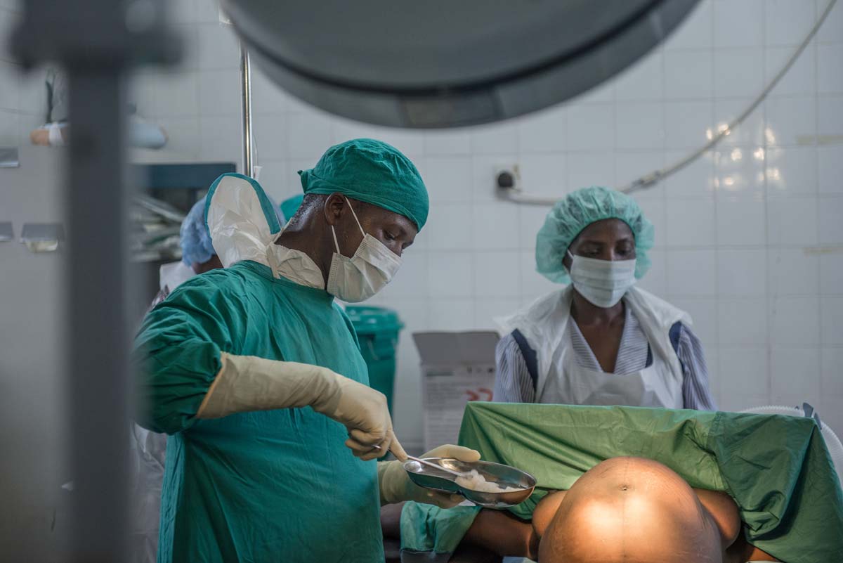 Sierra Leone was once the most dangerous place to give birth. Without enough doctors to do C-sections, women and babies were dying. But what if you didn't need a doctor? This week on 63 Degrees North, an idea that is saving lives: tinyurl.com/yrs4aaap @CapaCare @ntnumedicine