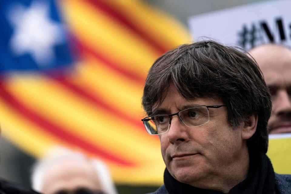 POKERSPIL I MADRID
I Spanien prøver socialisterne at danne regering. Den vil i givet fald blive afhængig af de catalanske separatisters stemmer, og det vækker stærke følelser. I den anledning har <a href="/KasperKloch/">Kasper Kloch</a> og jeg talt med DR Udland. Læs med her.
dr.dk/nyheder/udland…
