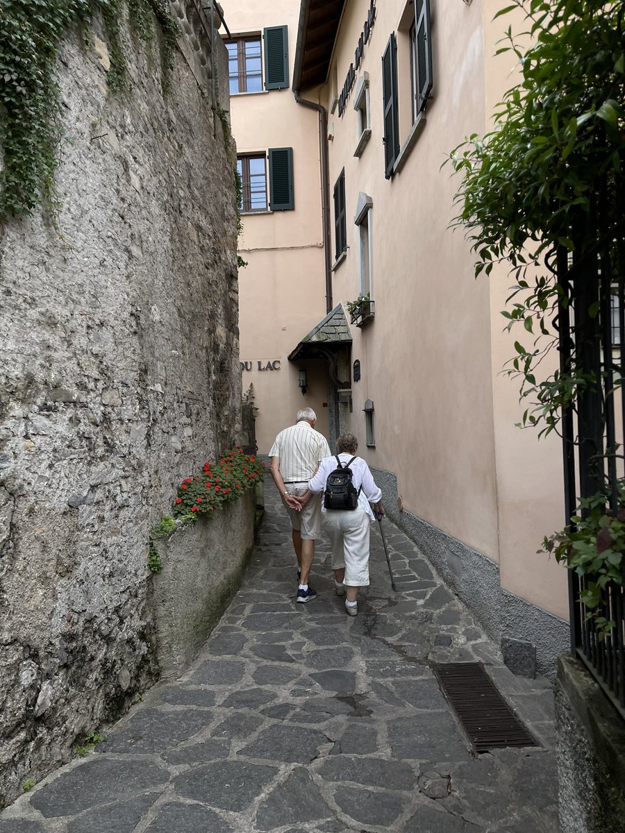 و ما الحب إلا أن نشيب معًا ونبقى سويًا 🤍