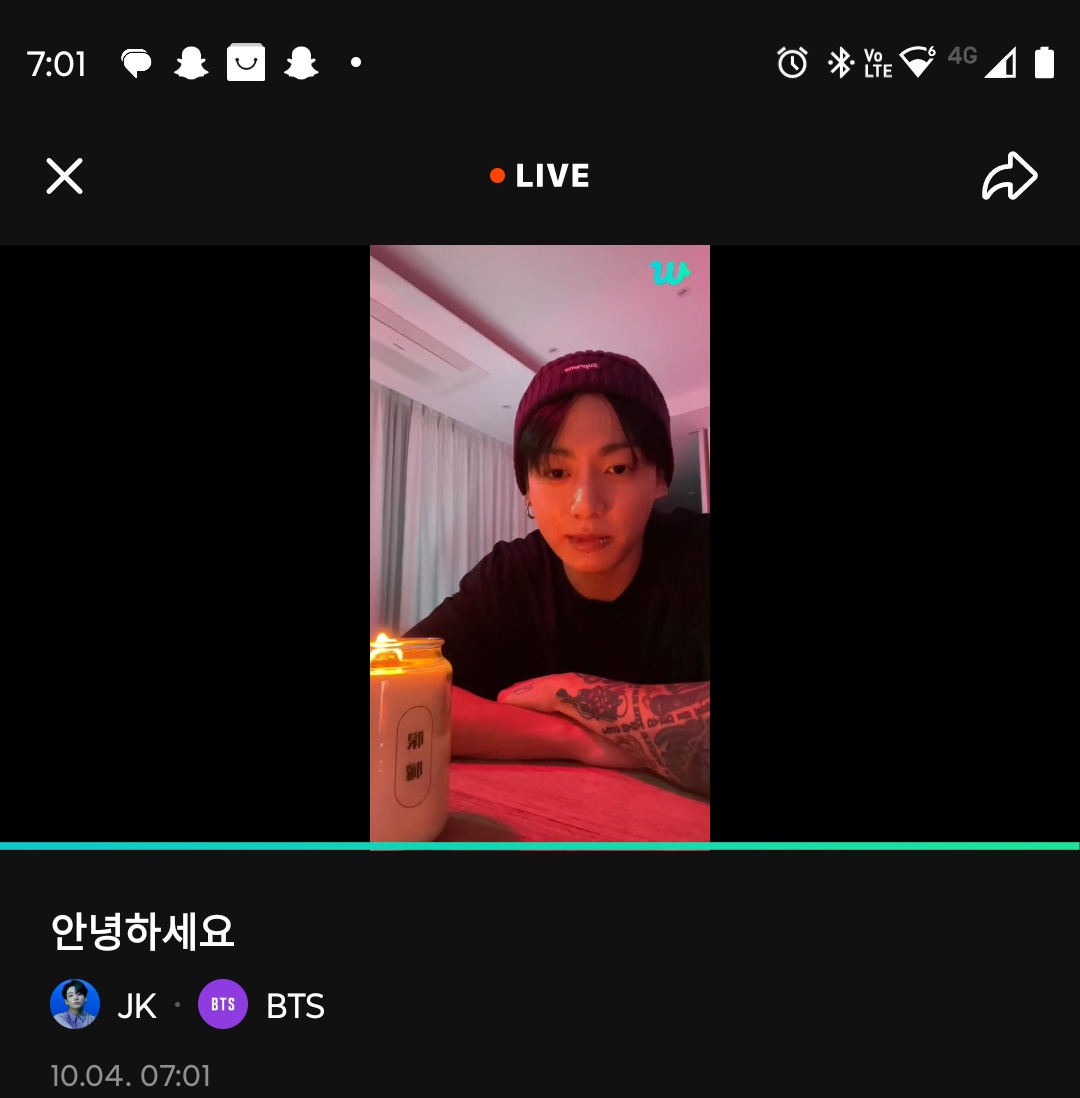 btsarmycol_'s tweet photo. 📣🎞️⚡ Alerta Live 

¡En este momento se encuentra en vivo JungKook desde la plataforma de Weverse! 💜

Que hombre para puntual y responsable con sus citas con ARMY 🥰🍺

⭐ Recuerden comentar cosas positivas y llenarlo de amor. 

👉🏼 https://t.co/DVsB229Z04 https://t.co/tm3ViVbPj2