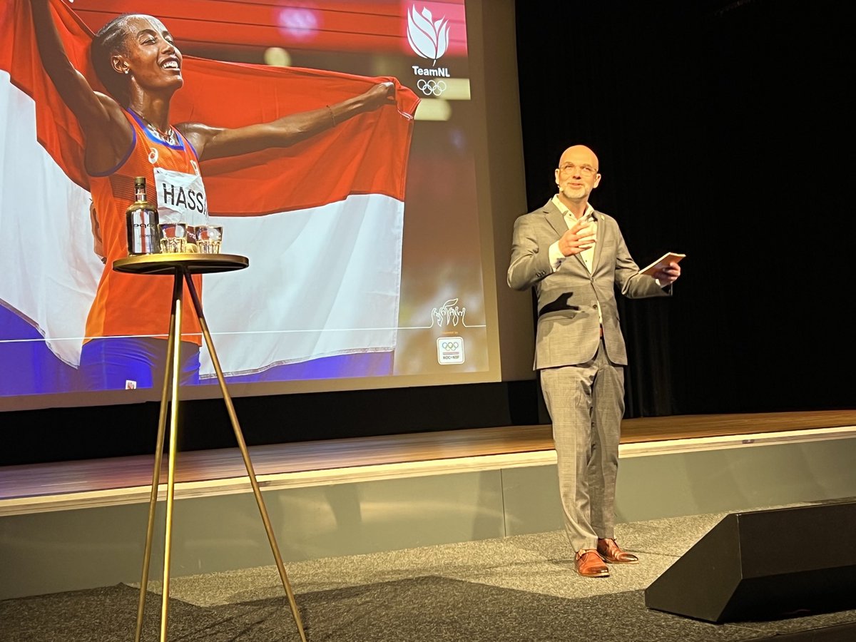 Eerste dag grote conferentie Leaders in Performance Conference XL. Veel prachtige presentaties over alle aspecten die belangrijk zijn bij presteren op topniveau. Niet alleen voor #atleten en begeleidende staf, maar ook voor bestuurders die gaan voor topprestatie. ⁦<a href="/nocnsf/">NOC*NSF</a>⁩