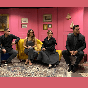 Vidas privadas en la cartelera caraqueña.

La obra de Nöel Coward estará en el teatro EuroCultural hasta diciembre con Adrián Delgado, Alexandra Braun, Germán Anzola y Silvana Continanza, bajo la dirección de Carlota Vivas.

Lee más por <a href="/mainav/">Mayte Navarro</a>:
pasionpais.net/2023/10/03/cul…