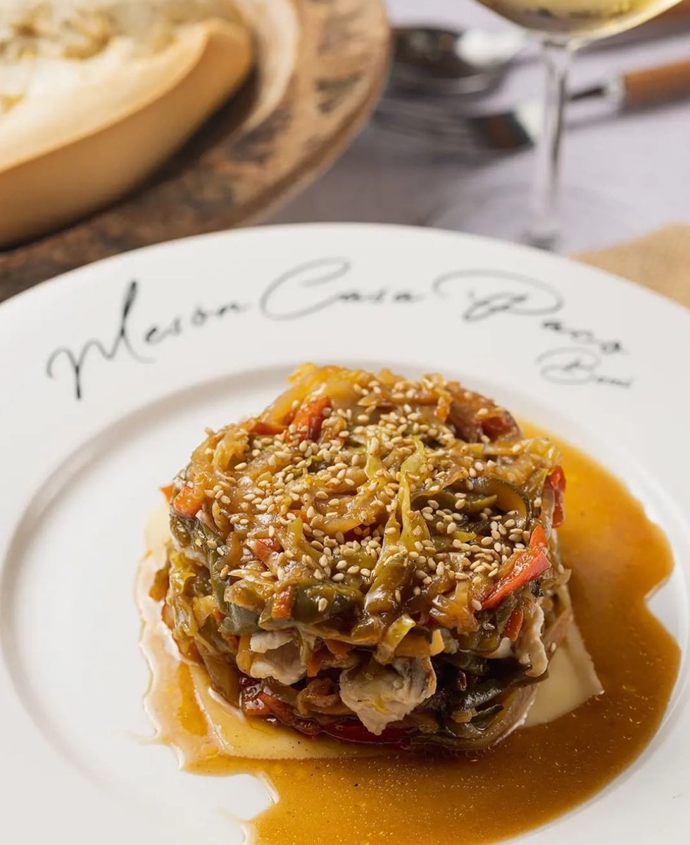 mesoncasapaco's tweet photo. ¿Y si comenzamos el miércoles con ganas ? Y disfrutamos de este delicioso Timbal de Pollo. 

Llámanos y haz tu reserva, te esperamos como siempre en C|Bami 15-17.
Reservas - 954237504

#mesonsevillano #casapacobami #sevillania https://t.co/0mnYKra7HQ