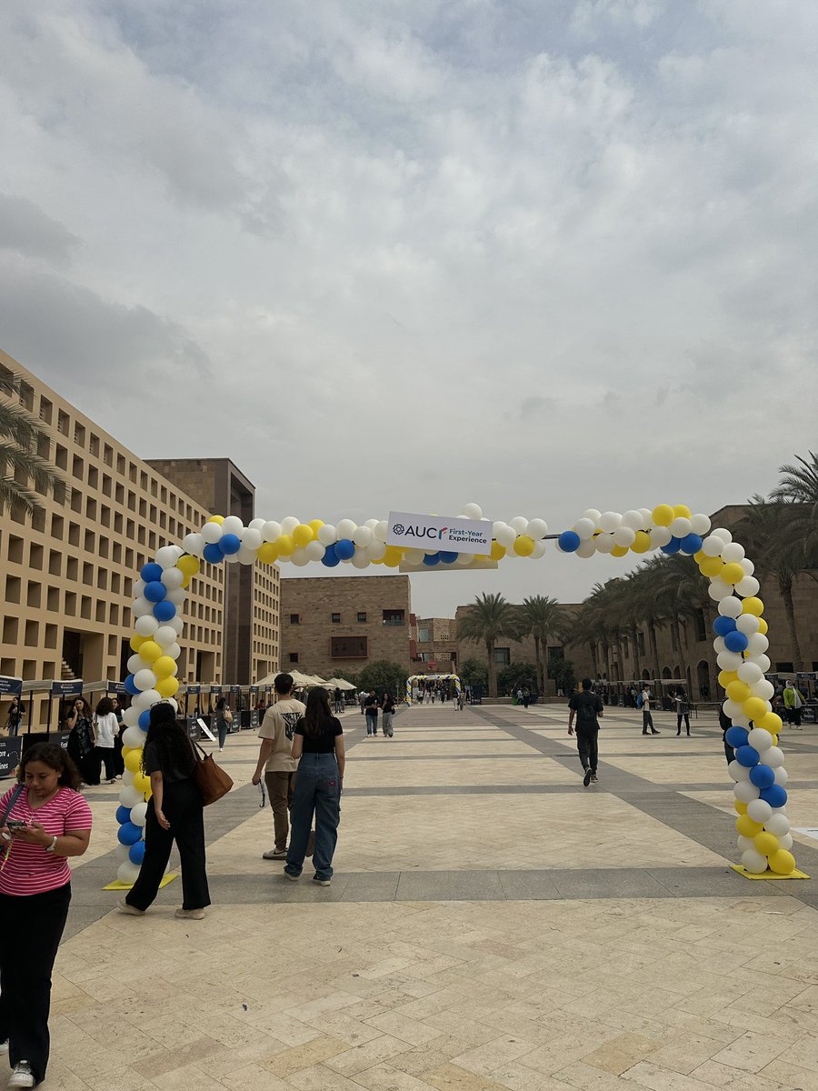 RashwanHadia's tweet image. #AUC is keen on helping students find their career paths by holding a First Year Experience program to help guide them through different majors. 

#JRMC2022 #JRLweb