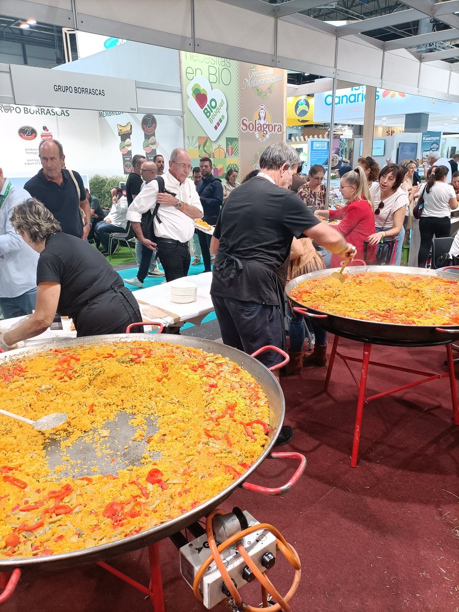 5aldiaspain's tweet photo. ¡Ya está aquí nuestro delicioso #arrozconverduras! 😋🥘
Segundo día de feria y nosotras somos fieles a las tradiciones, te esperamos en el stand 5H05 ¿Te lo vas a perder? ¡Comenzamos!
#Arroz #Momento5aldía #FA23 https://t.co/EJjf7KcGtI