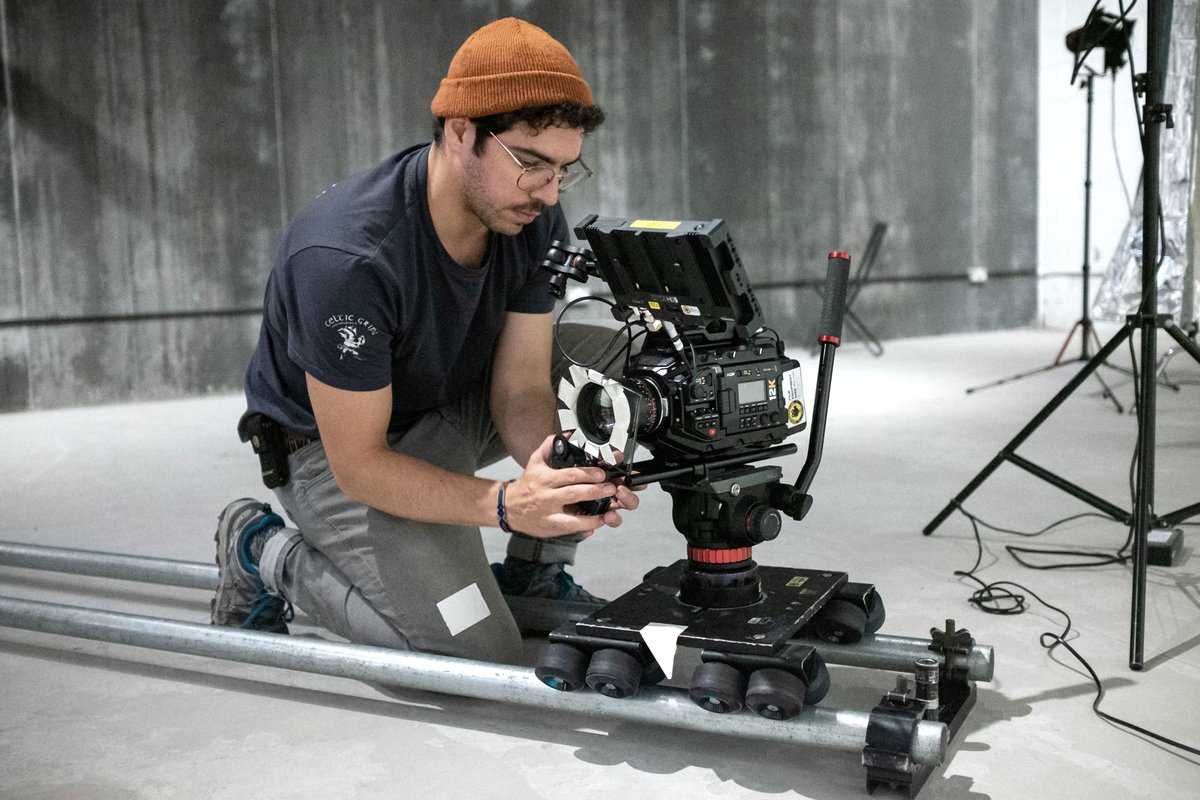 nine1011prod's tweet image. The extra eyes behind the camera for Days 2 and 3 of our shoot for &apos;A Way with You&apos;, Daniel Bolanos Meade 🎥✨

📷: Angie Constable 

#FirstAssistantCamera #AWaywithYou #Nine1011Productions