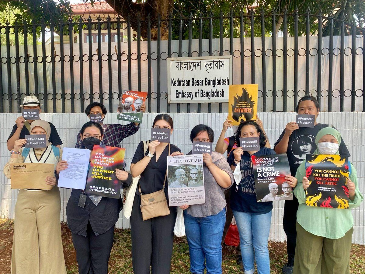 Human Rights Defenders from Indonesia demanded release of #Adilur_Rahman_Khan and #ASM_Nasiruddin_Elan. They protested in front of Bangladesh Embassy at Jakarta on 3rd October 2023. #FreeAdilFreeElan