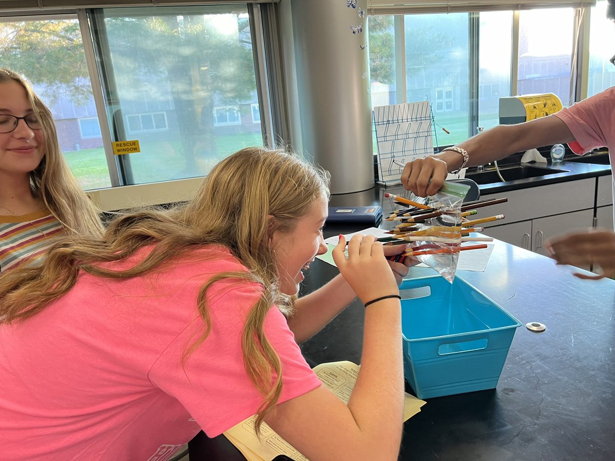 mrsgrulichlhs's tweet photo. Half day fun with the scientific method! https://t.co/4m8HVs3p9i