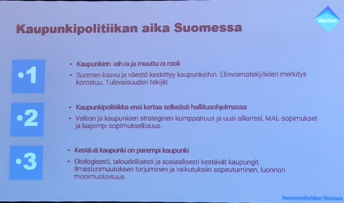 lehtinen_saku's tweet photo. @VantaanKaupunki kaupunginjohtaja @pekkatimonen
Iloitsee kaupunkipolitiikan pääsystä hallitusohjelmaan.
Vantaalla:
- lähes neljännes vieraskielisiä
- kasvukaupunkien rooli korostuu jatkossa entistä enemmän
- vihreän siirtymän merkitys
- ratikkainvestointi kehittää
#KIRAfoorumi https://t.co/IT0bCqg2Lv
