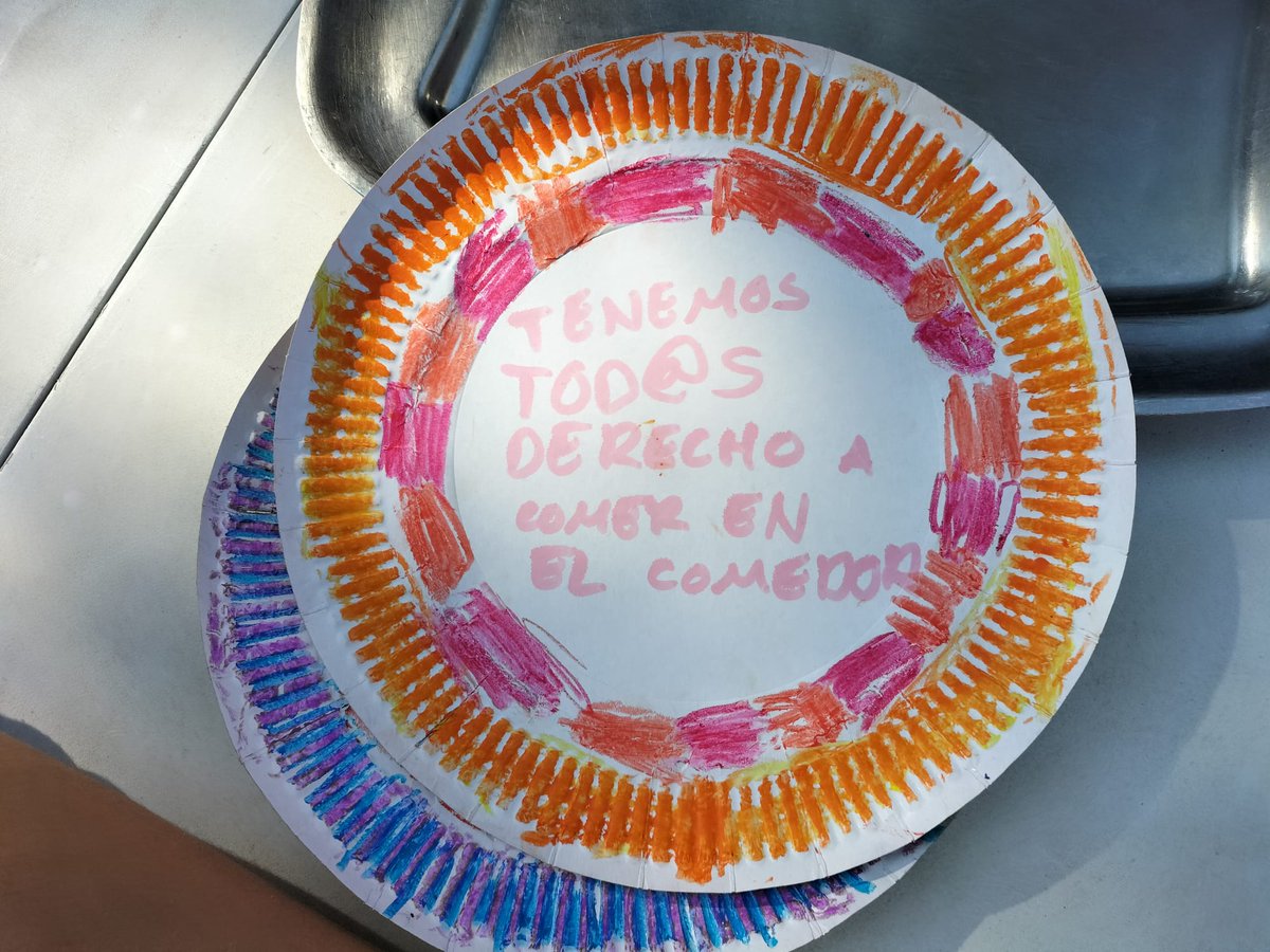 Porque sin becas nuestra infancia no puede ni comer ni estudiar.  Basta ya de guerra a las familias mas vulnerables.#BECASYA #caosbecascomedor #EmilioVicianoDimsion