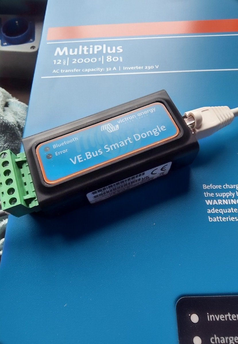 Handig zo'n @Victron_Energy #smartdongle, maar blijkbaar alleen voor status data, voor configuratie heb je een (tweede) #usbdongle nodig, beetje jammer