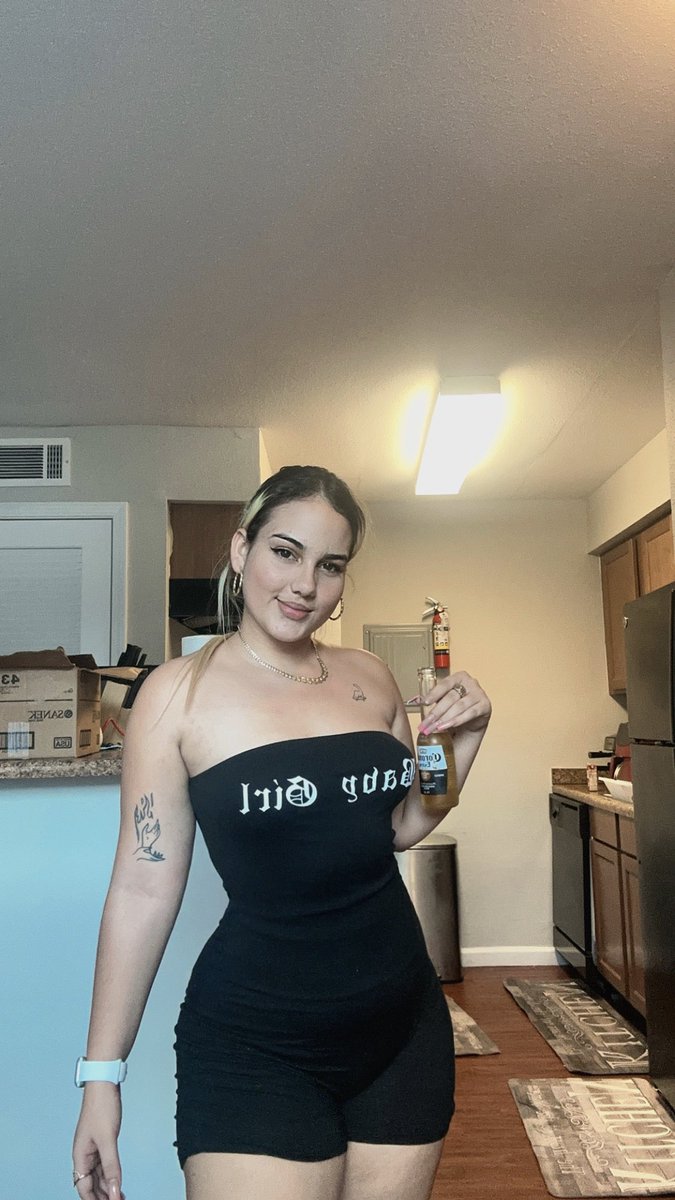 Keyla250804's tweet photo. 🖤😏 https://t.co/OKVS6iSuAe