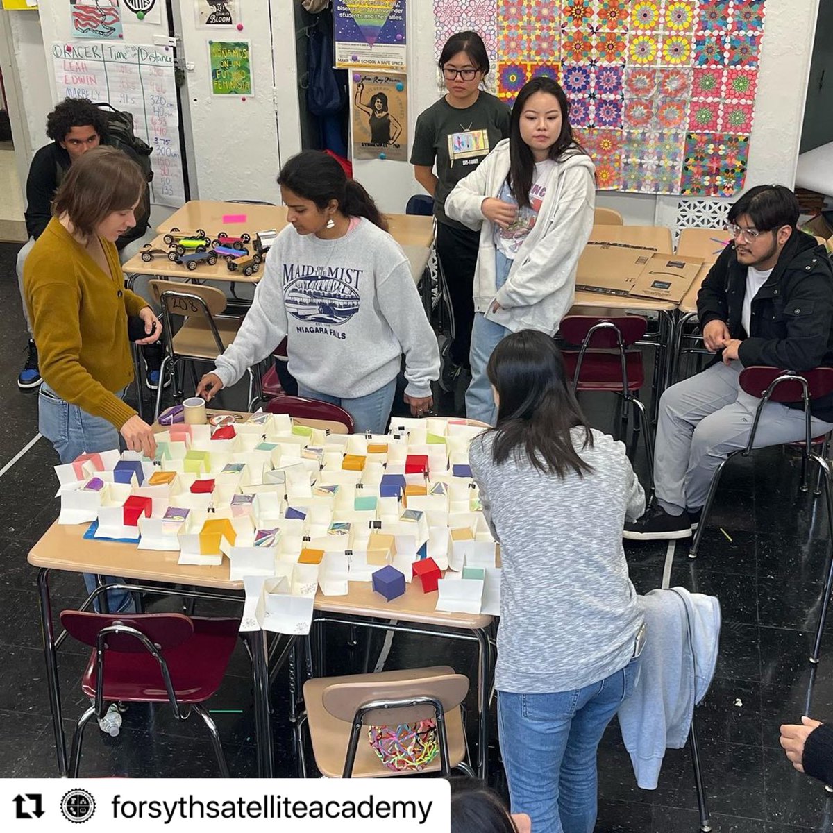CIOBCitywide's tweet image. Collaborative art projects are always inspiring! 🎨✨ Kudos to Forsyth students, @PrattInstitute, and artist @Annika_Bowker for creating a beautiful window hanging together. 🪟🌟 #ArtCollaboration #CreativityInEducation @NYCSchools  @DOEChancellor
