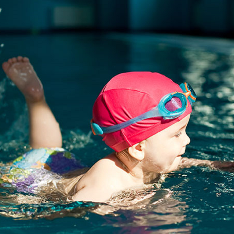 Swim_England's tweet photo. 💙 Quality bonding time
🏊 Helps to build muscles
💧 Starts building water confidence

There are many benefits of baby swimming! Check out the link below for more information this #NationalBabySwimmingWeek 👇
