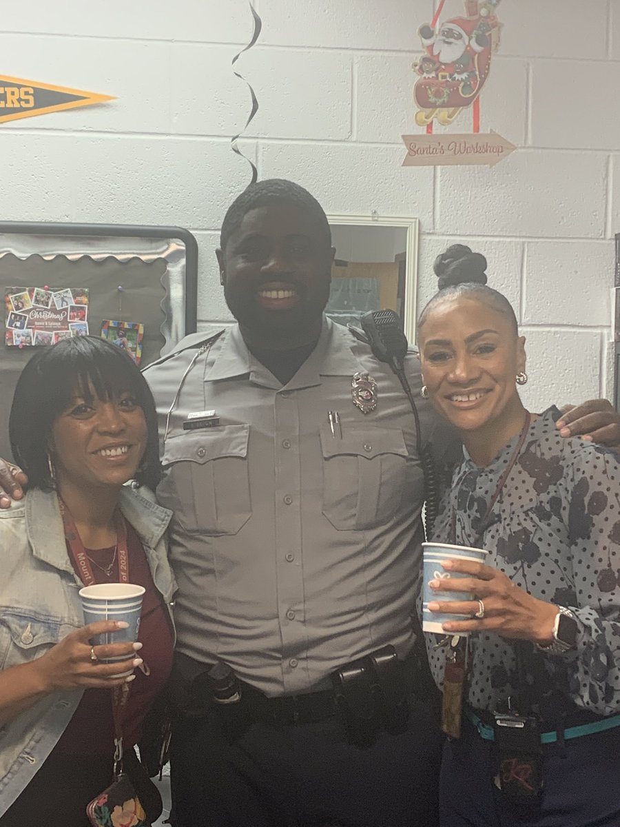 Happy Coffee with a Cop Day!  We ❤️ you Officer Brown! #GOMAJORS