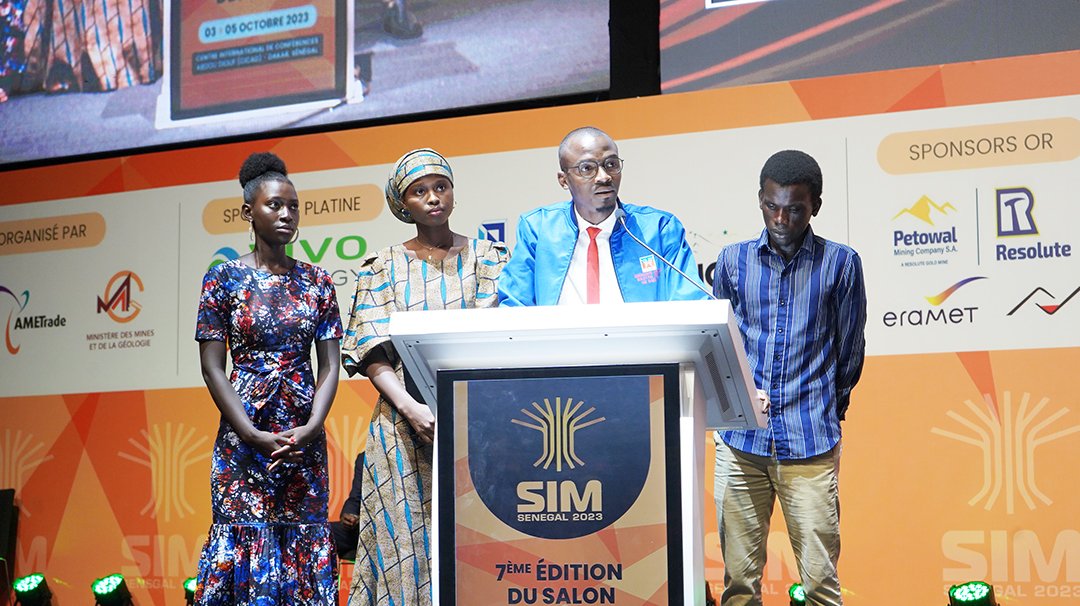 MahtarMbow's tweet photo. L'UAM de Dakar, à travers son École des Mines, Géologie et Environnement (ESMGE), a participé avec succès à la 3ème édition du hackathon min'ovation, organisé du 14 au 16 septembre 2023.

#UAM #kebetu #Ndam #mining #sim #innovation #Sim2023 #Mmg #Ametrade #SGNS https://t.co/Jfm3CqsRAe
