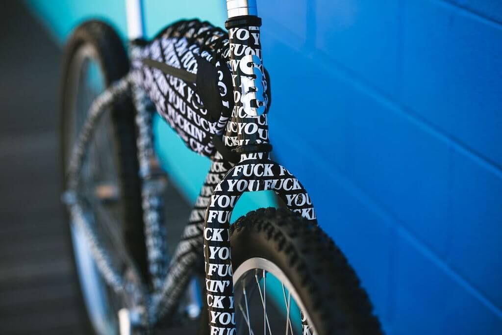 MomentumMag's tweet photo. We love this fun new collab between @StateBicycleCo and streetwear brand @RIPNDIP.
https://t.co/5ZLretIxJh https://t.co/yEziXdZrqP
